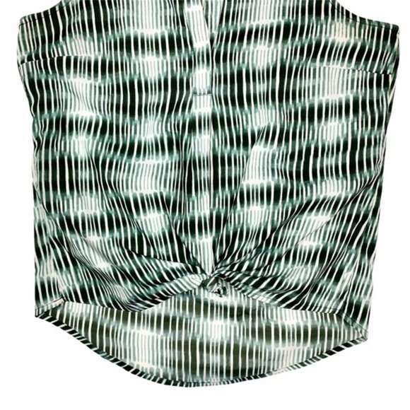 (Up To 50% Off SALE)  Banana Republic Short Sleeve Top - Picture 3 of 3